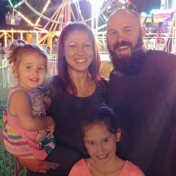 Meet Your Posher, Carmen - Picture 1 of 8